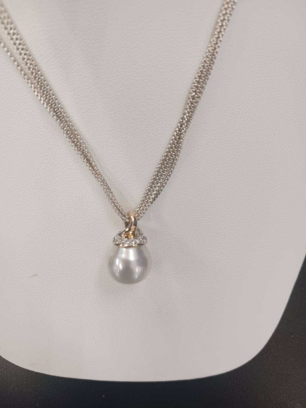 DY Gold Pearl Pendant Surrounded By Diamonds, Silver Chains.